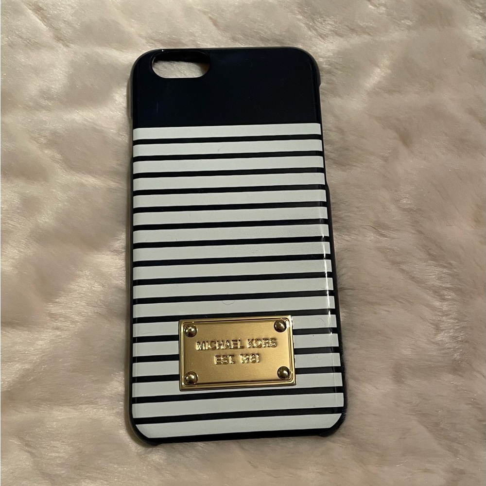EUC- Michael Kors Phone Case iPhone 6 and 6s